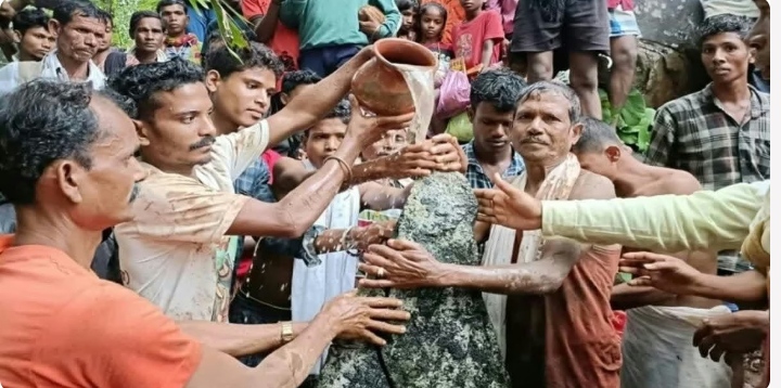 Bastar ke aadivasi karte hain barish ke liye vishesh pooja